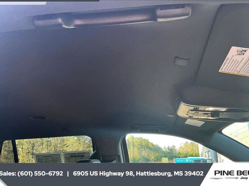 Used 2021 Chevrolet Tahoe RST w/ Luxury Package RWD image 16