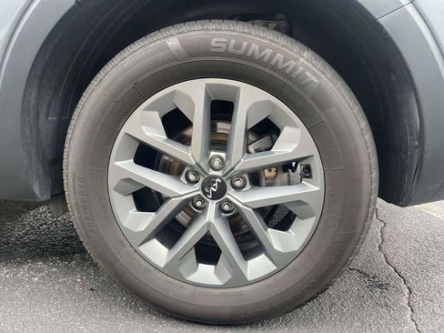 Used 2023 Kia Telluride LX AWD/4WD image 11