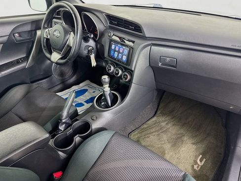 Used 2011 Scion tC FWD image 32