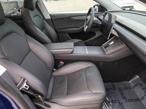 Used 2026 Tesla Model Y Long Range image 16