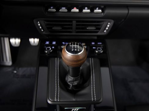 Certified 2025 Porsche 911 Carrera RWD image 26