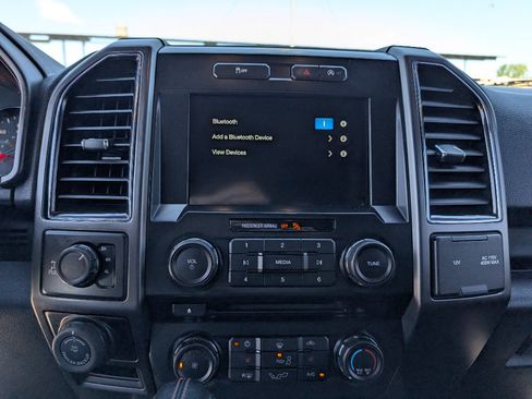 Used 2017 Ford F150 XLT w/ Equipment Group 302A Luxury AWD/4WD image 28