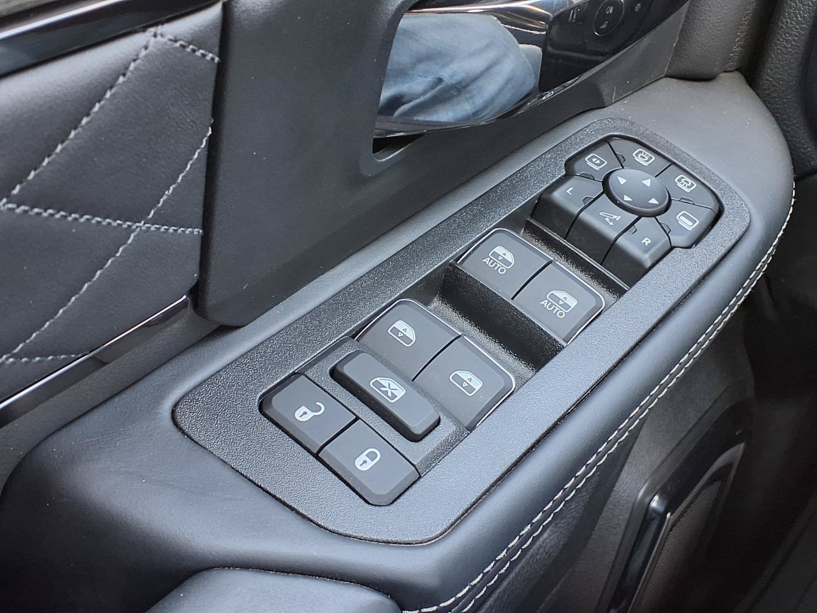 New 2027 RAM 2500 Limited AWD/4WD image 19