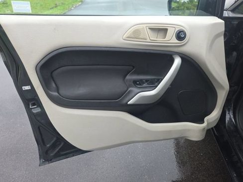 Used 2012 Ford Fiesta SE FWD image 20