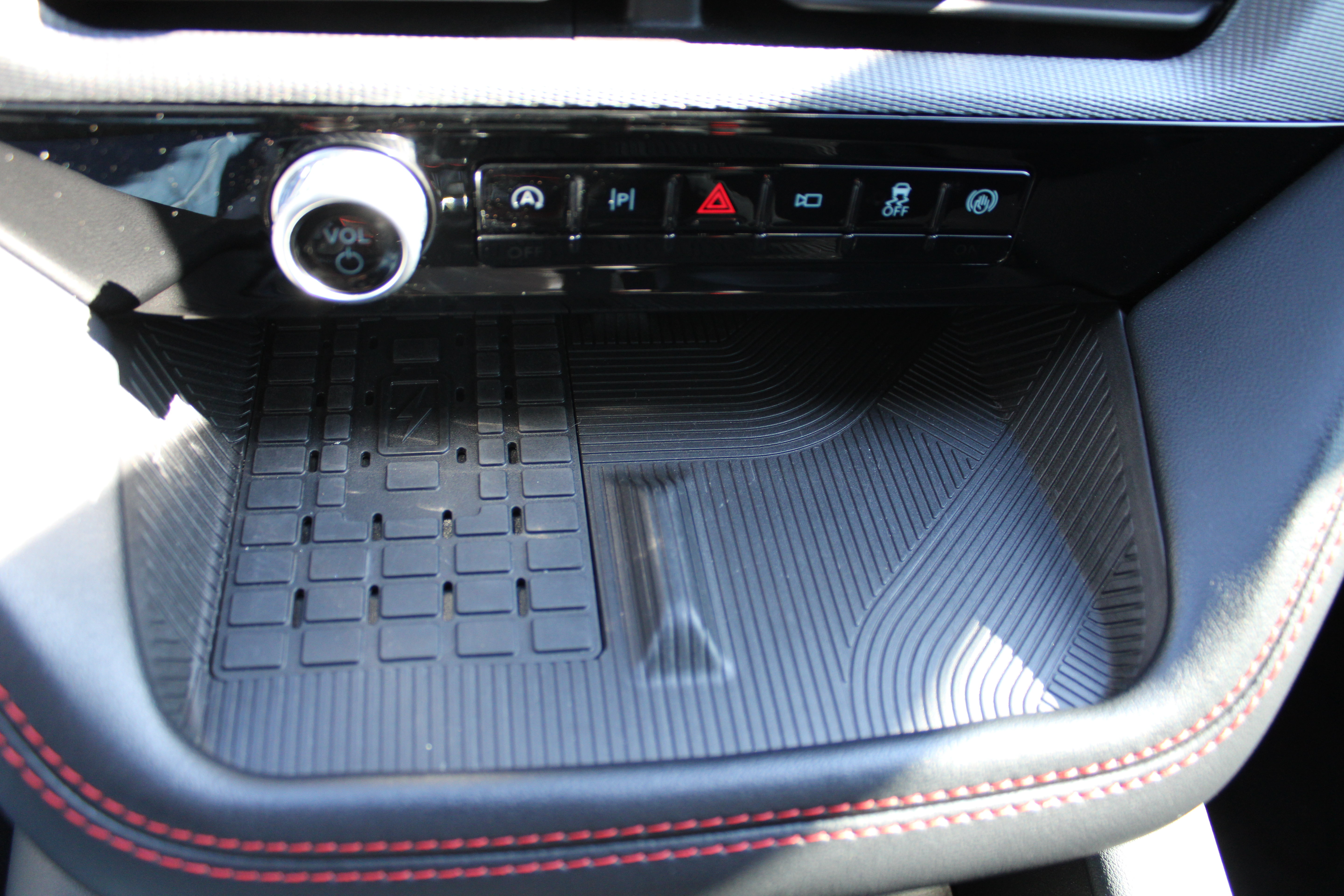 Used 2025 Ford Explorer ST w/ Sun And Sound Package AWD/4WD image 27