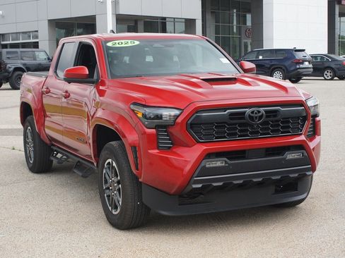 Used 2025 Toyota Tacoma TRD Sport w/ TRD Sport Premium Package AWD/4WD image 24