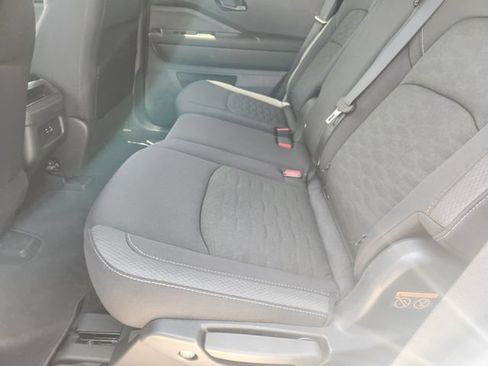 Used 2025 Nissan Pathfinder S AWD/4WD image 30