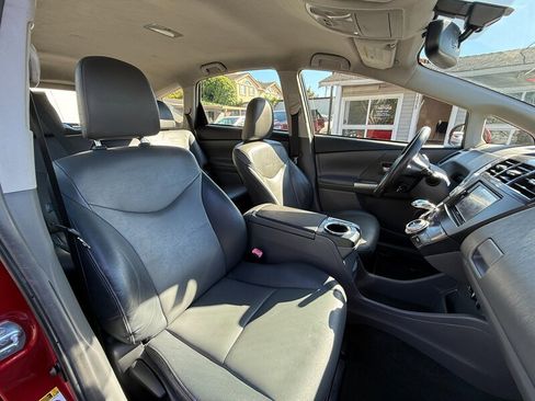 Used 2012 Toyota Prius V Five FWD image 13