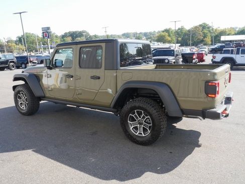 New 2025 Jeep Gladiator Mojave w/ Convenience Group image 10