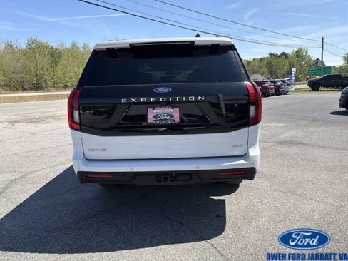 Certified 2025 Ford Expedition Max Active AWD/4WD image 5