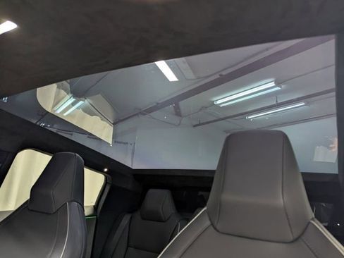 Used 2024 Tesla Cybertruck AWD Crew Cab image 14