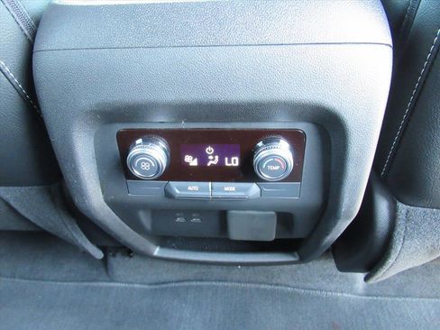 Used 2025 GMC Acadia Elevation image 15