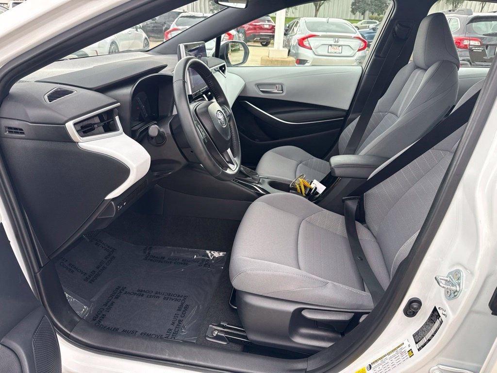 Certified 2025 Toyota Corolla SE w/ SE Premium Package FWD image 7