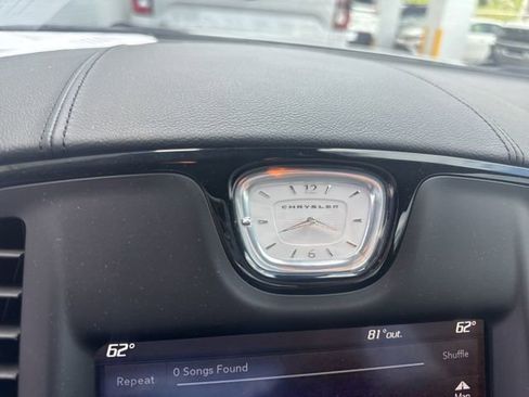 Used 2023 Chrysler 300 C RWD image 38