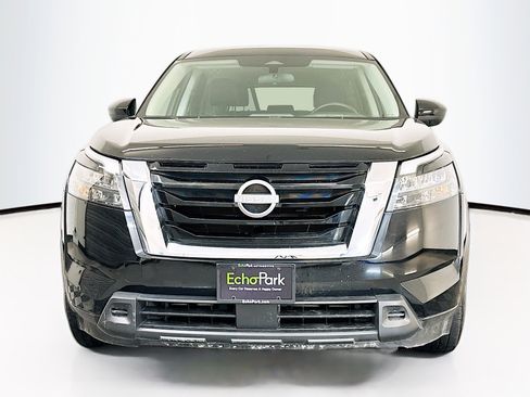 Used 2024 Nissan Pathfinder S w/ Cargo Package image 2