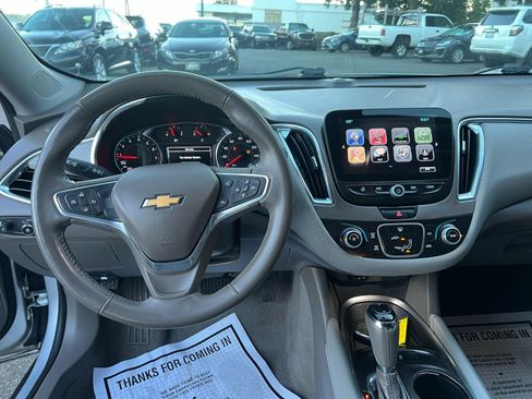 Used 2017 Chevrolet Malibu LT image 13