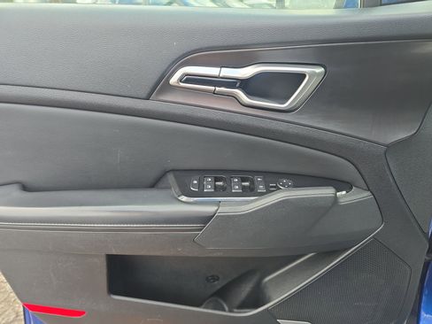 Used 2023 Kia Sportage EX image 12