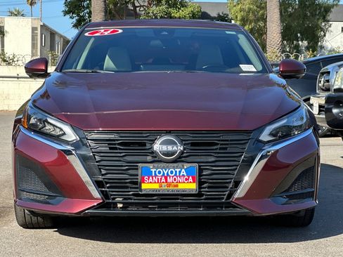 Used 2024 Nissan Altima 2.5 SL FWD image 9