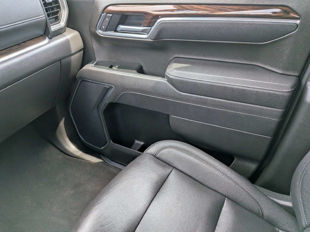 Used 2025 GMC Sierra 1500 SLT RWD image 24