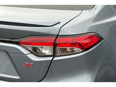 Used 2021 Toyota Corolla SE FWD image 7