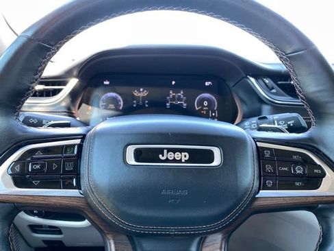 Used 2021 Jeep Grand Cherokee L Summit w/ Luxury Tech Group V AWD/4WD image 15