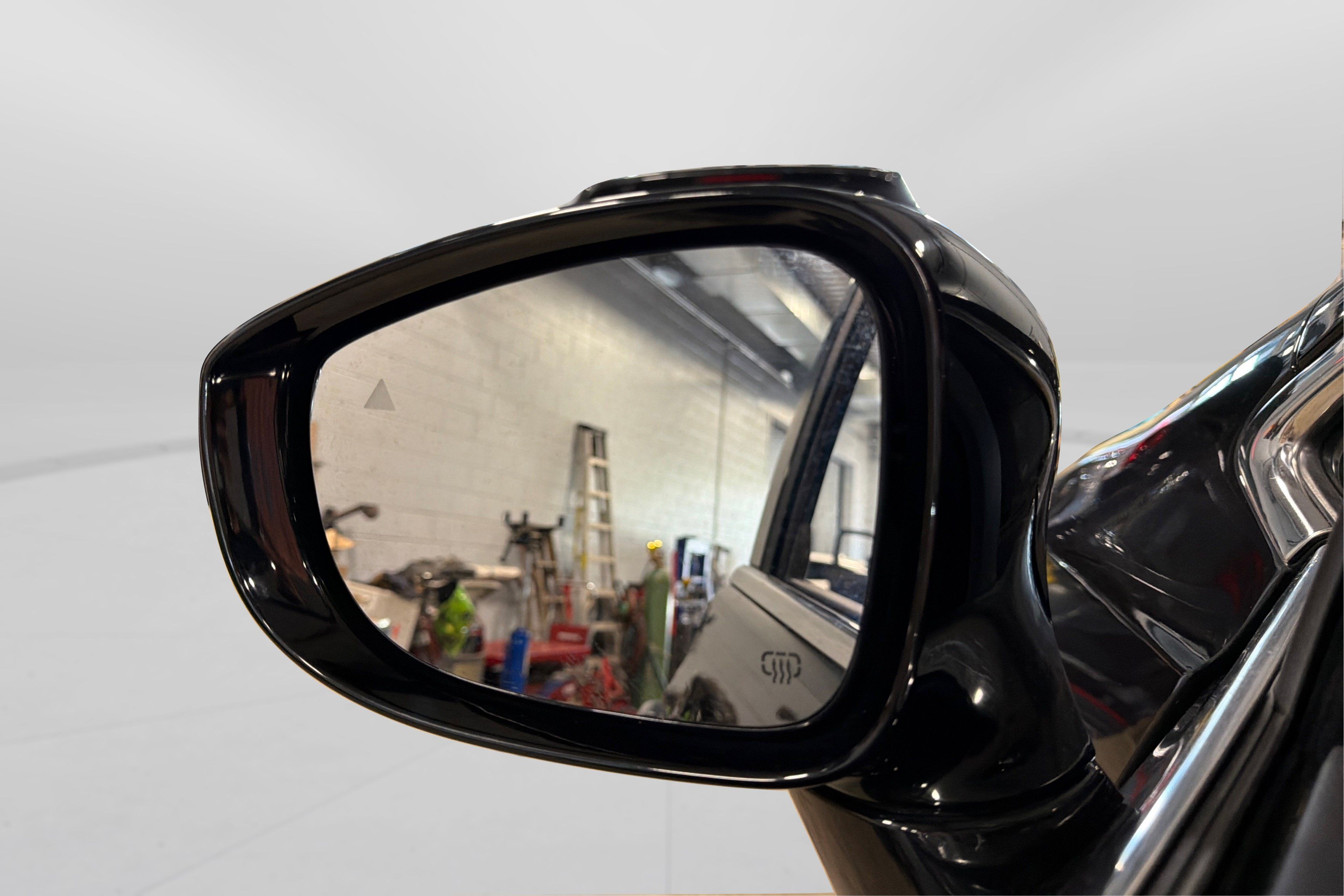Used 2025 Chrysler Pacifica Select FWD image 14
