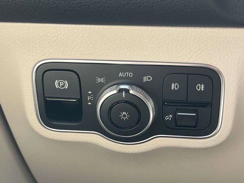 Certified 2024 Mercedes-Benz GLB 250 4MATIC image 23