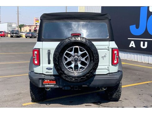 Used 2023 Ford Bronco Badlands AWD/4WD image 4