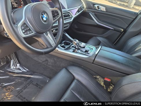 Used 2021 BMW X7 M50i image 13