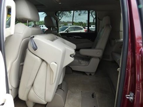 Used 2017 Cadillac Escalade ESV Luxury RWD image 48