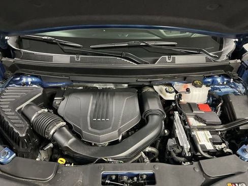 Certified 2025 GMC Acadia Denali w/ Super Cruise Package AWD/4WD image 31