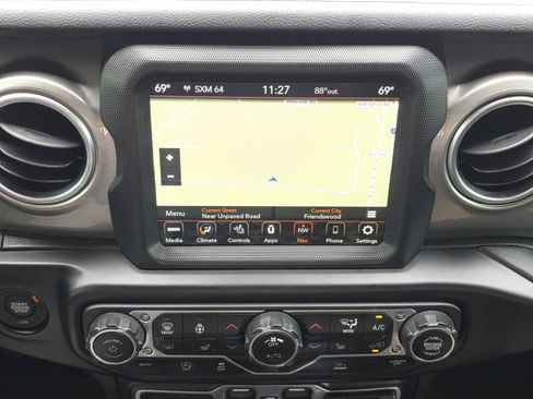 Used 2020 Jeep Gladiator Overland AWD/4WD image 25