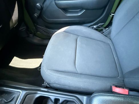 Used 2021 Jeep Wrangler Sport image 18