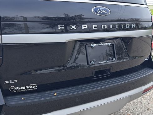 Used 2024 Ford Expedition Max XLT image 9
