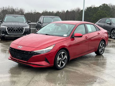 Used 2023 Hyundai Elantra SEL w/ Convenience Package image 1