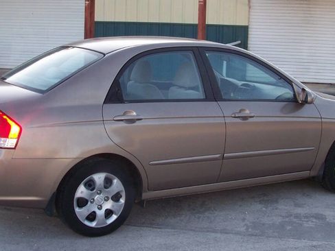 Used 2007 Kia Spectra EX image 4