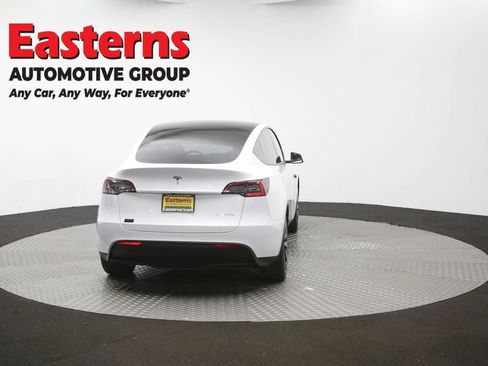Used 2021 Tesla Model Y Long Range AWD/4WD image 32