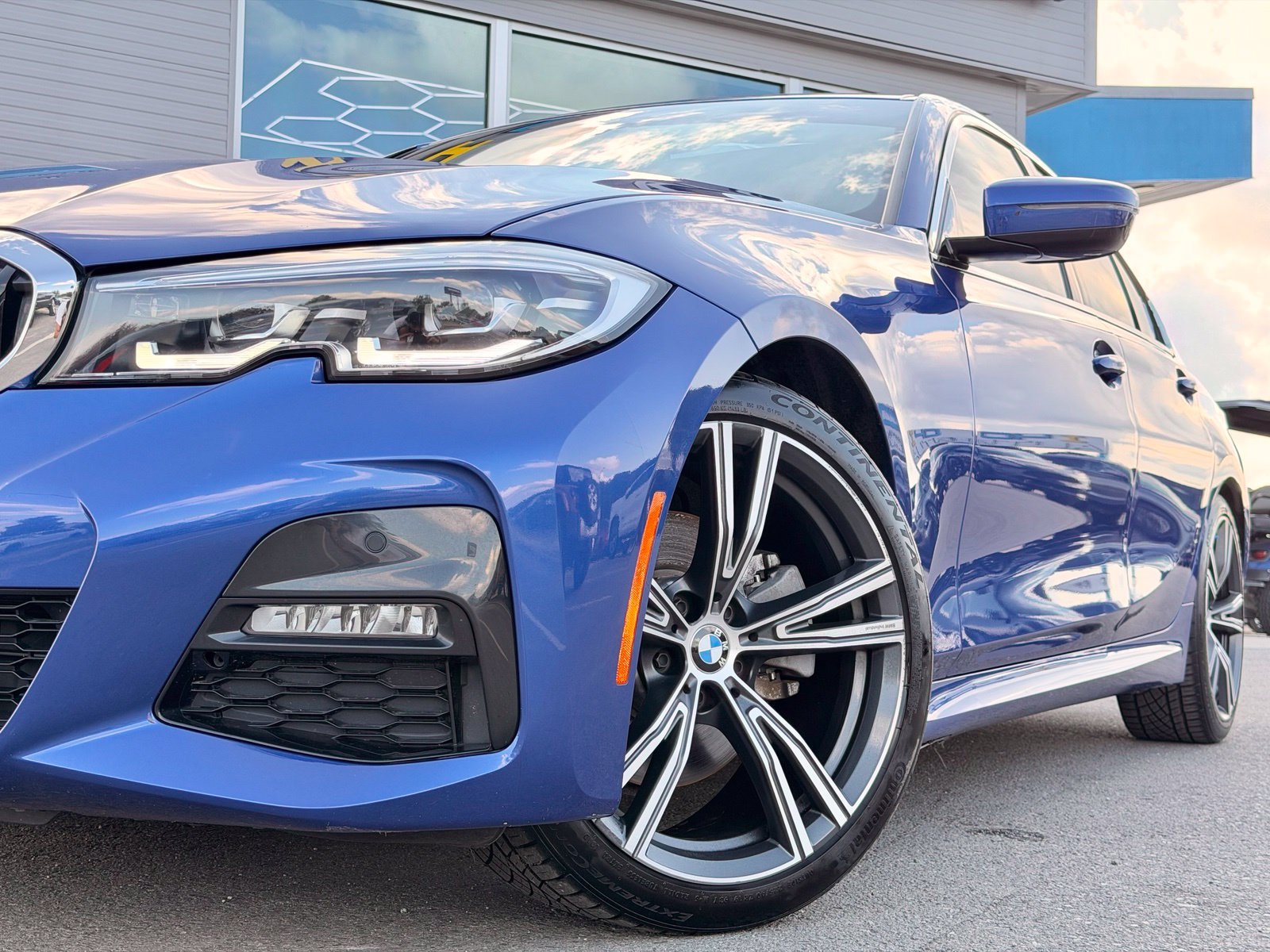 Used 2022 BMW 330i Sedan w/ M Sport Package RWD image 7