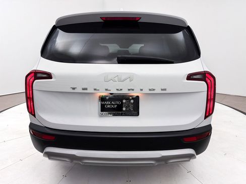 Used 2022 Kia Telluride LX image 15