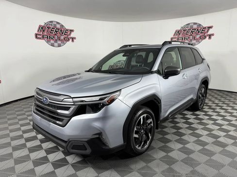 Used 2025 Subaru Forester Limited AWD/4WD image 3