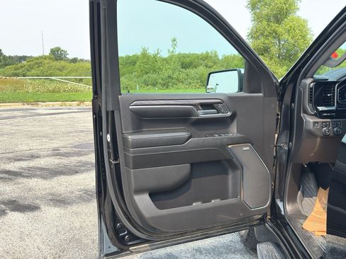 Used 2023 Chevrolet Silverado 1500 LTZ w/ Technology Package AWD/4WD image 10