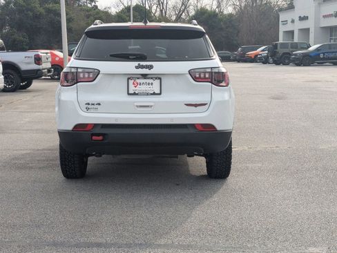 Used 2024 Jeep Compass Trailhawk image 4