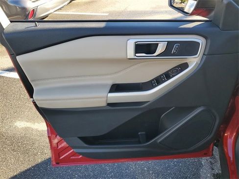 Used 2021 Ford Explorer XLT w/ Equipment Group 202A image 15