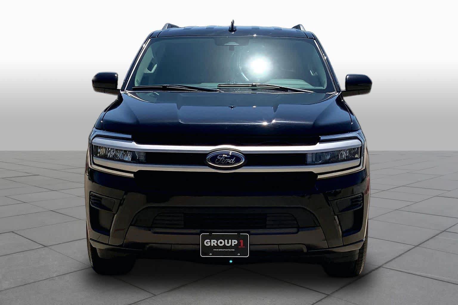 Used 2024 Ford Expedition XLT AWD/4WD image 4