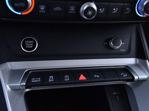 Used 2022 Audi Q3 2.0T Premium Plus w/ Premium Plus Package image 16