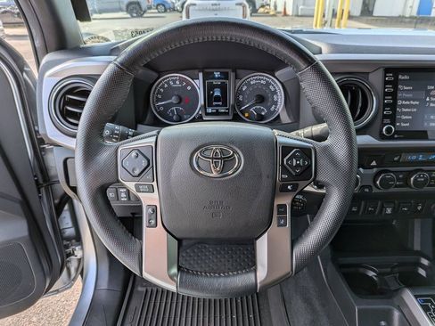 Used 2022 Toyota Tacoma Limited image 19