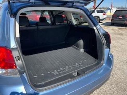 Used 2011 Subaru Outback 2.5i Limited w/ PWR Moonroof Pkg image 12