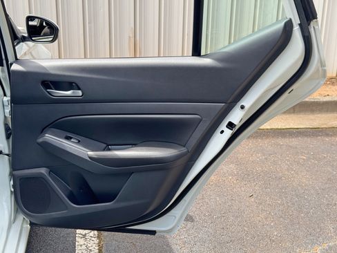 Used 2022 Nissan Altima 2.5 SV FWD image 37