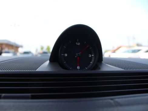 Used 2018 Porsche Panamera 4 image 30