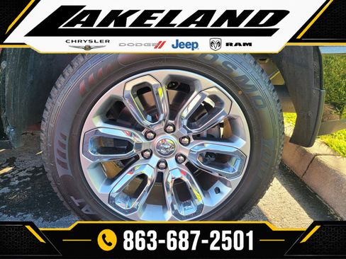 Used 2023 RAM 1500 Laramie AWD/4WD image 7